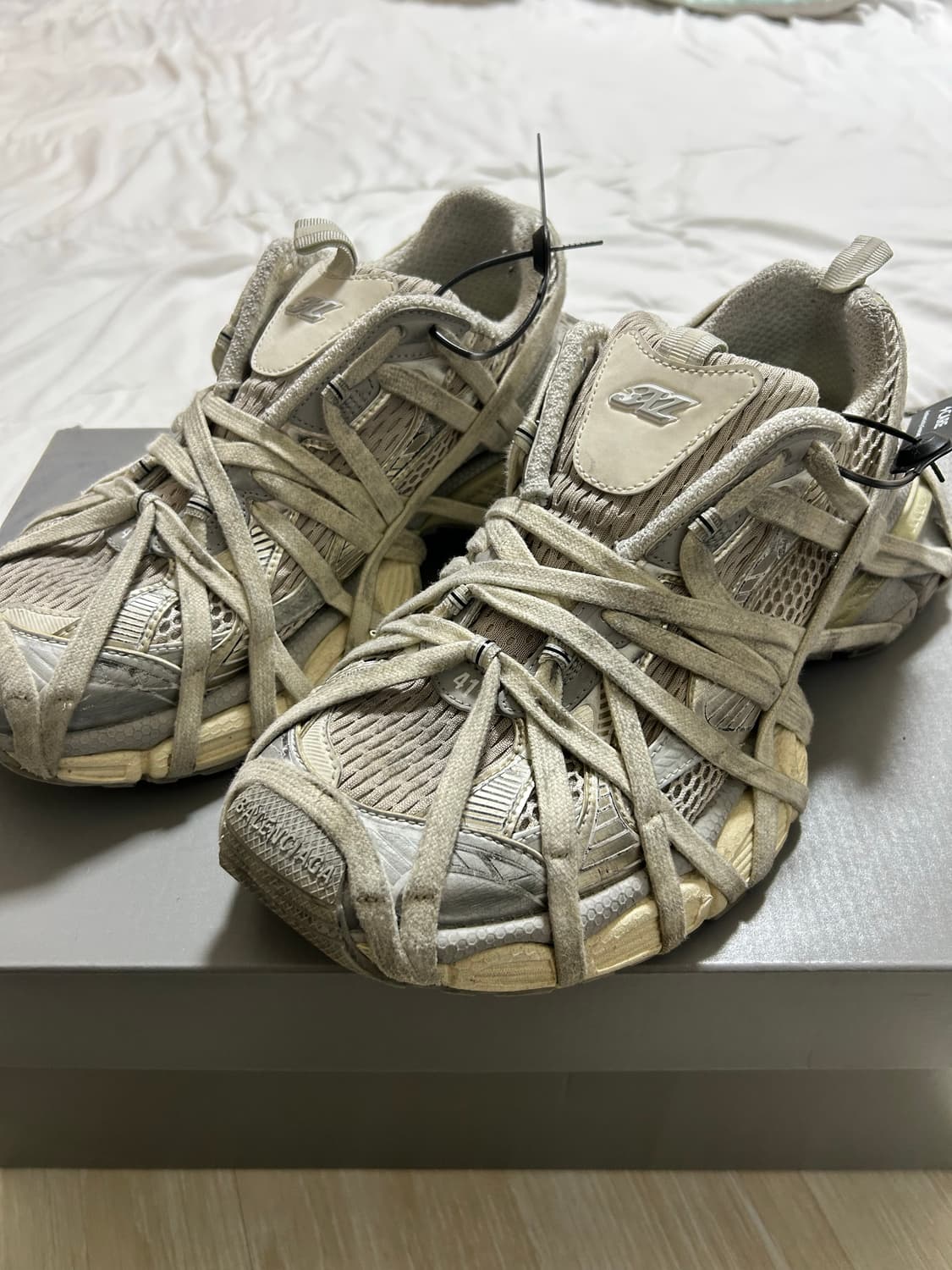 발렌시아가 3xl 에그쉘 상품이미지1