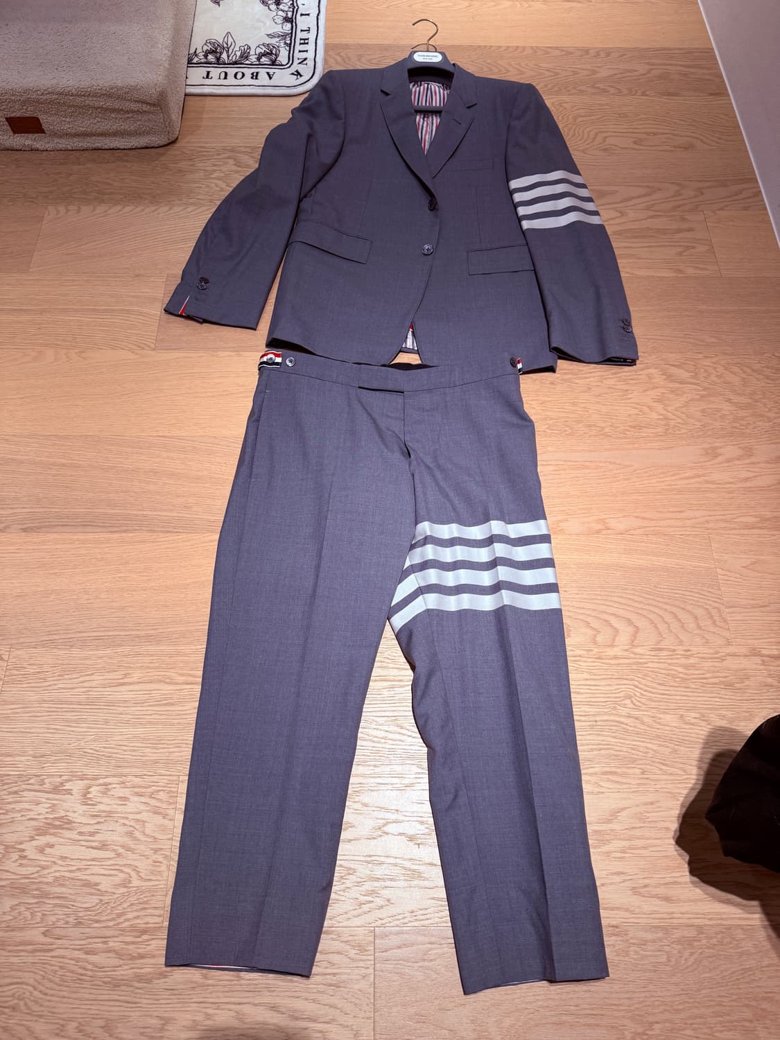 톰브라운 4바 그레이 정장 셋업 상품이미지1