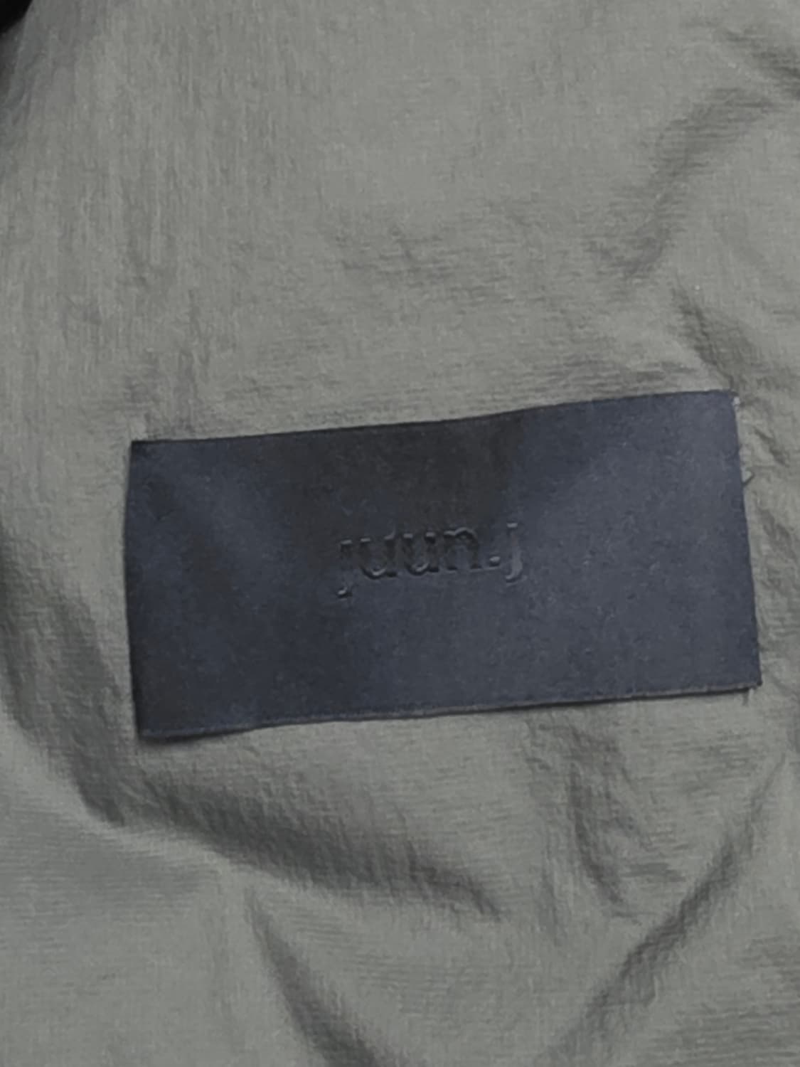 24FW 준지 209 세로자수 히든후드 다운점퍼 50 상품이미지4