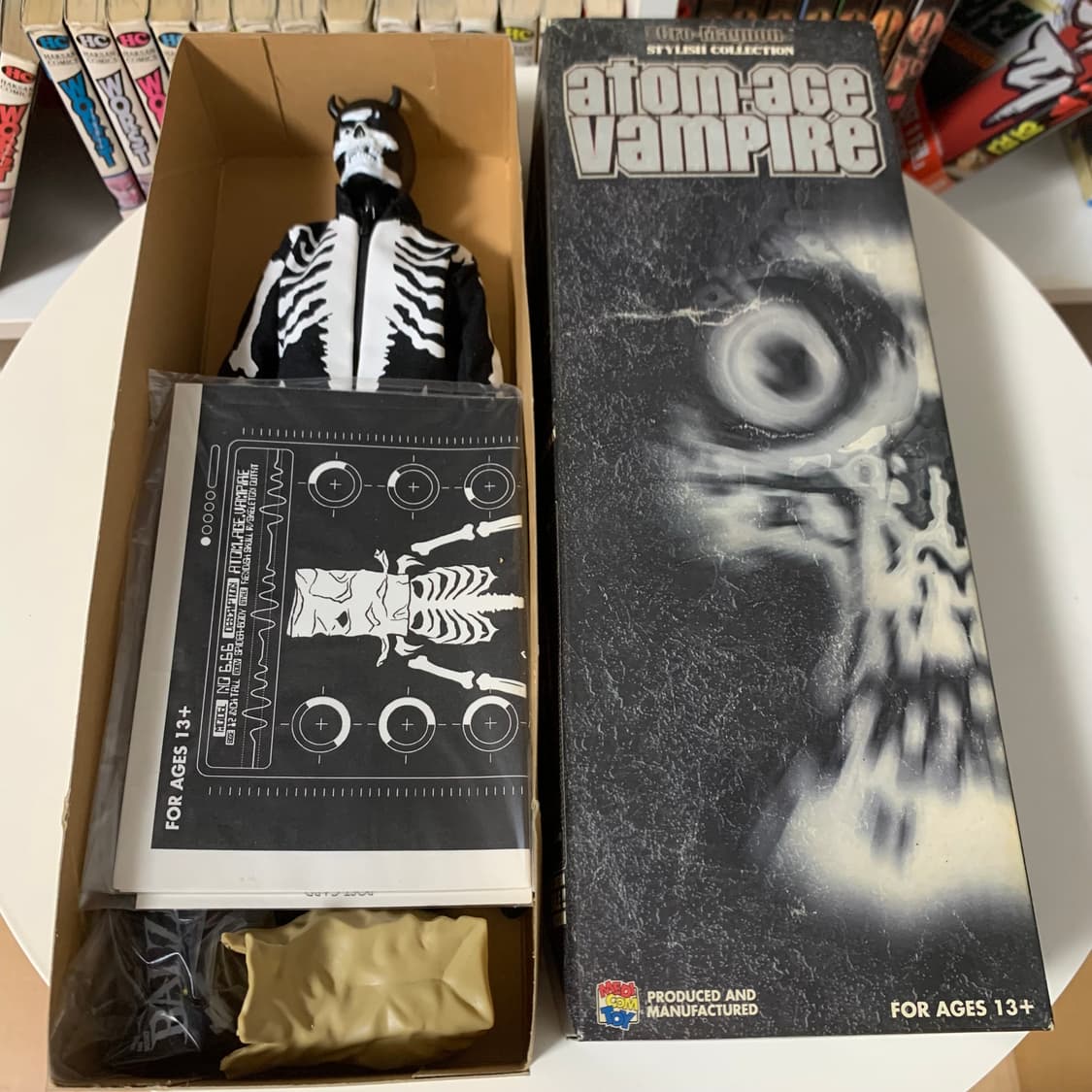 💀메디콤 1/6 atom-age VAMPIRE 피규어 상품이미지8