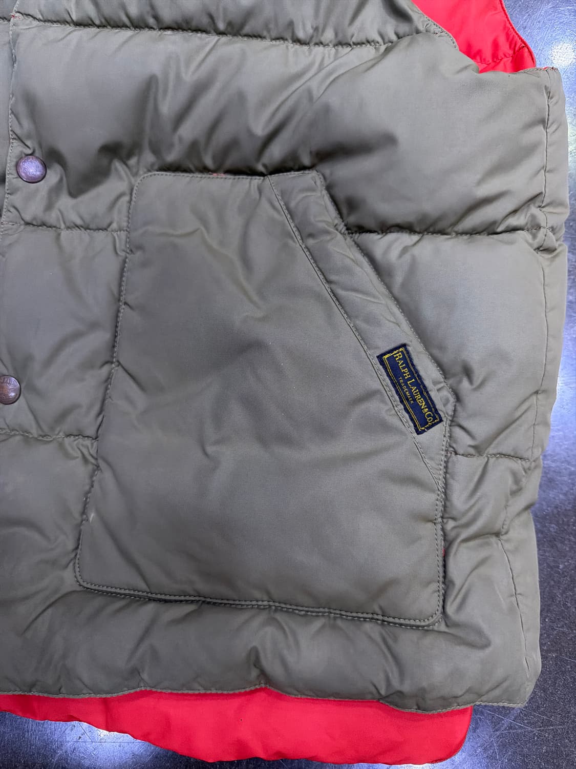 폴로 랄프로렌 리버시블 구스 다운 패딩 베스트 카키/레드 XXL 상품이미지6