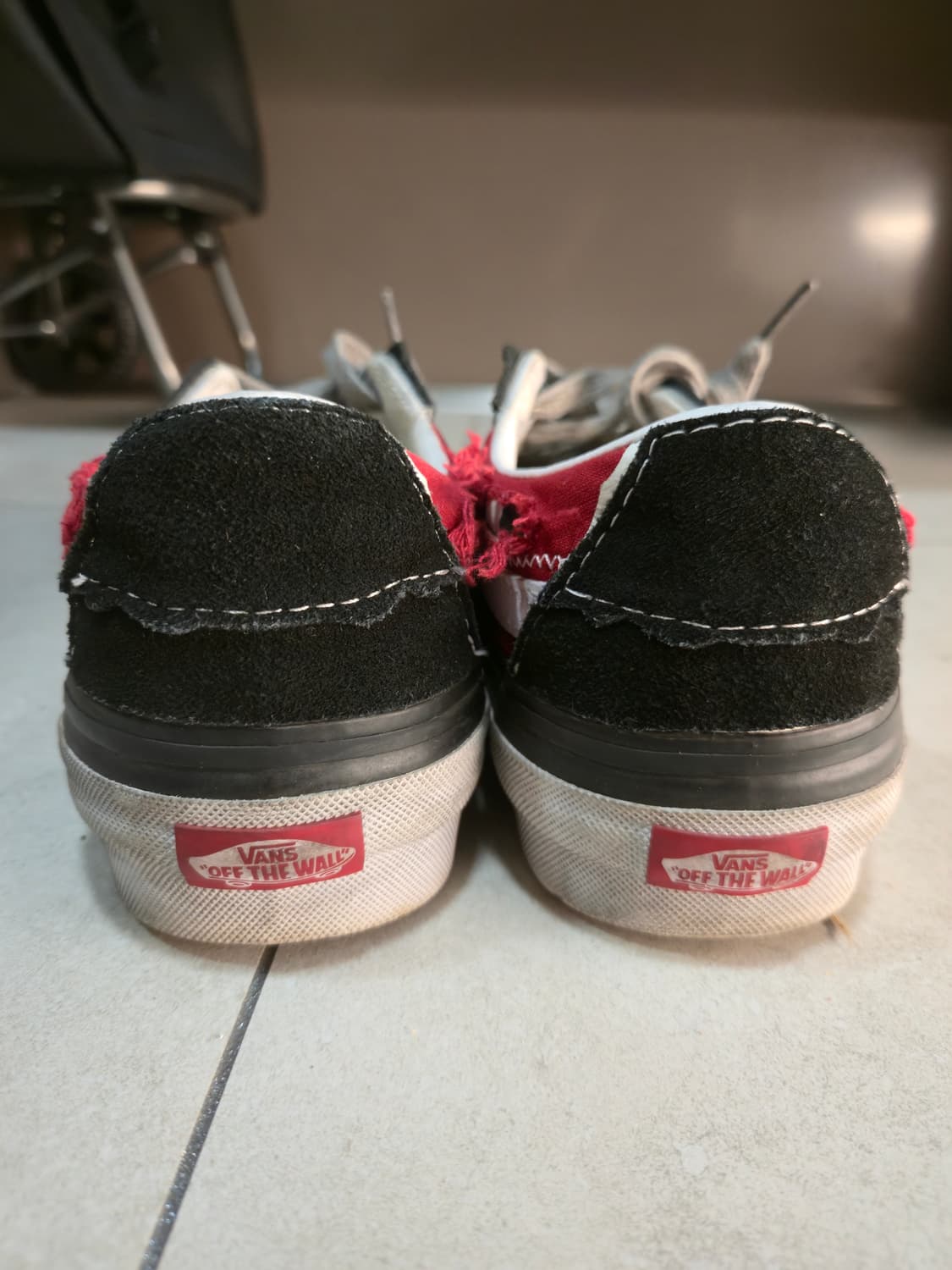 반스 스케이트 로우 리컨스트럭트 스트레스드 체크 블랙 레드280 상품이미지5