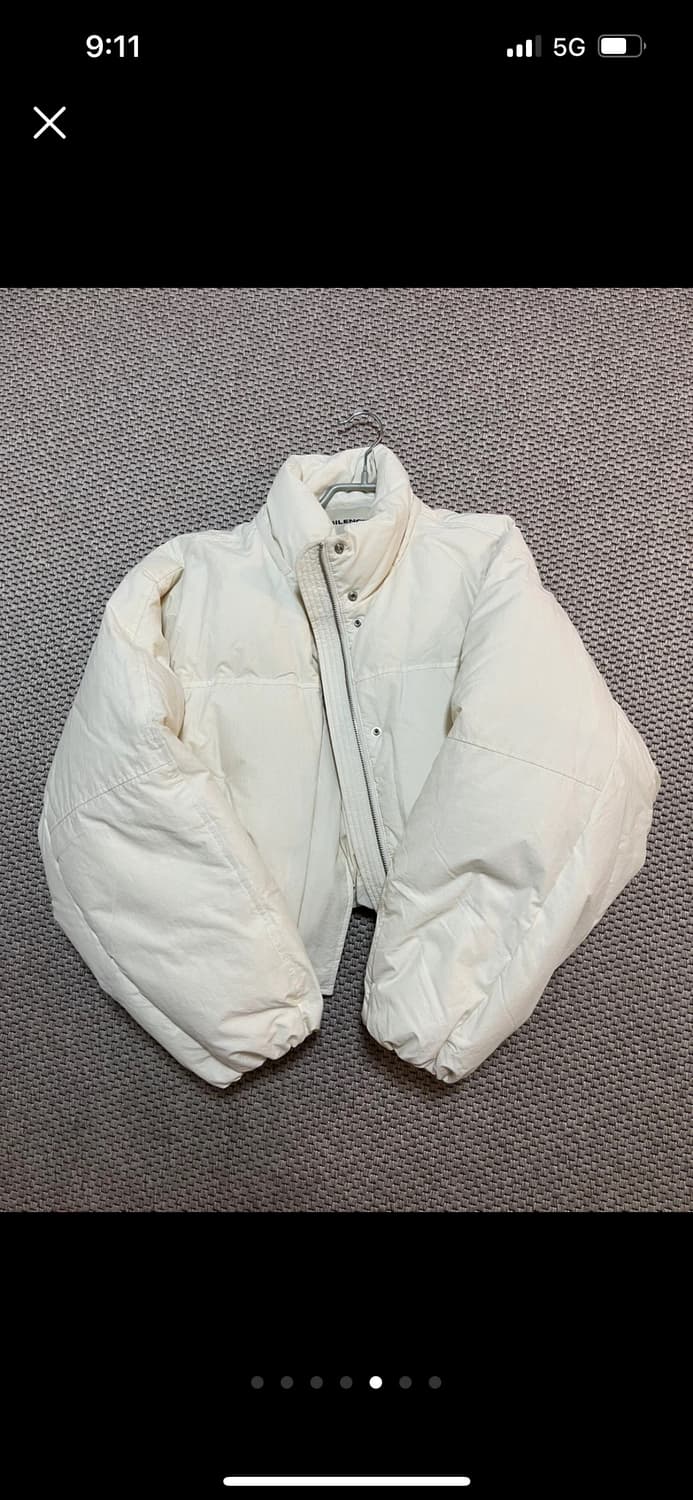 인사일런스 크롭 후디드 구스 다운 자켓 크림 상품이미지1