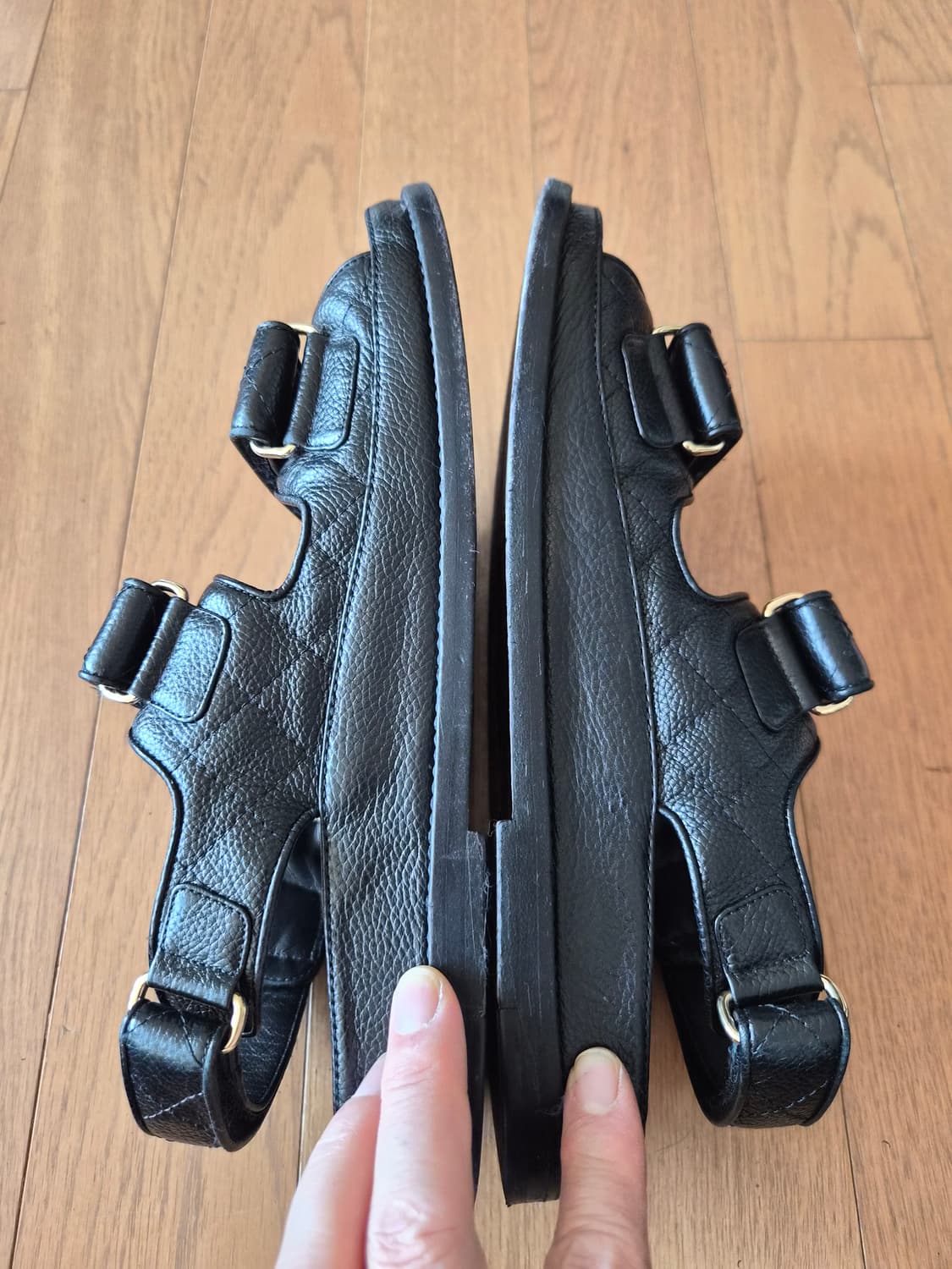 (정품) 샤넬 벨크로 샌들 캐비어 38 (명품 여자 신발 슬리퍼 뮬 스니 상품이미지4