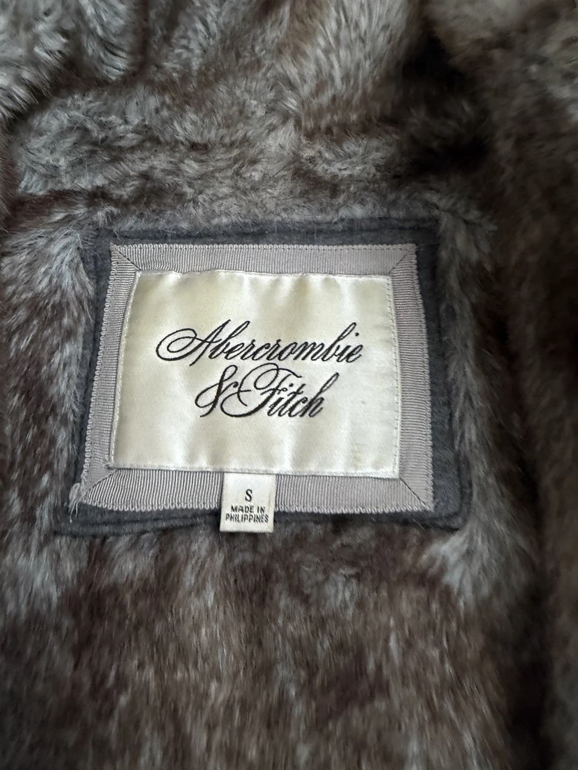 아베크롬비 앤 피치 Y2K 빈티지 퍼 안감 후드 집업 상품이미지3