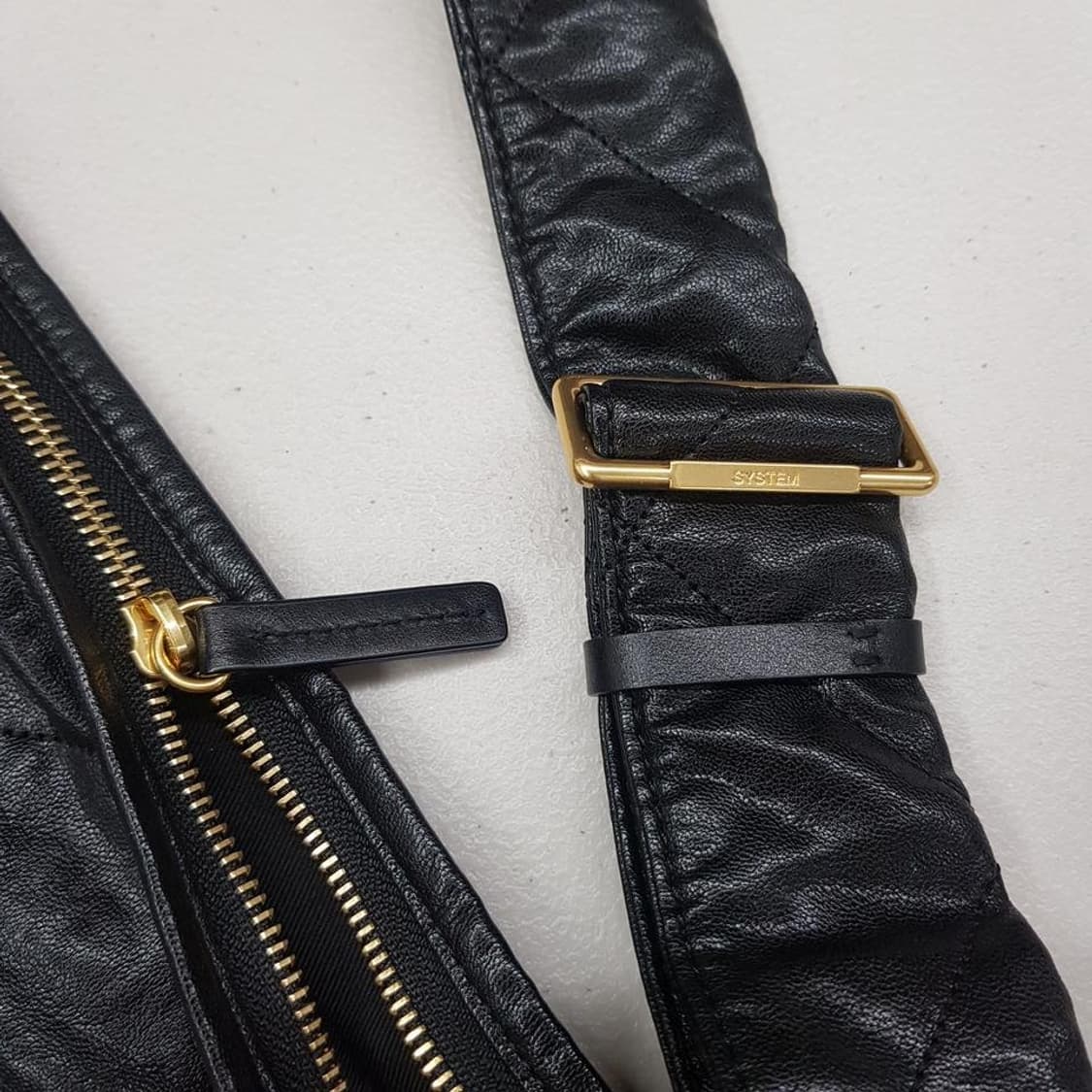 한섬 시스템 2023 퀄팅 레더 무드 숄더백 상품이미지4