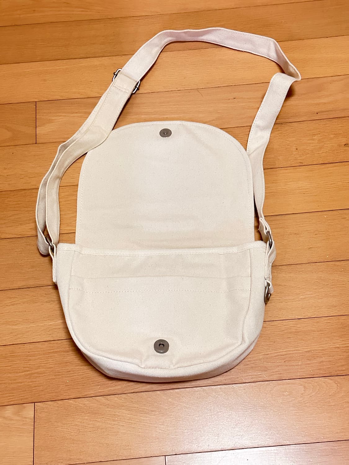 스파오 우디 크로스백 상품이미지2