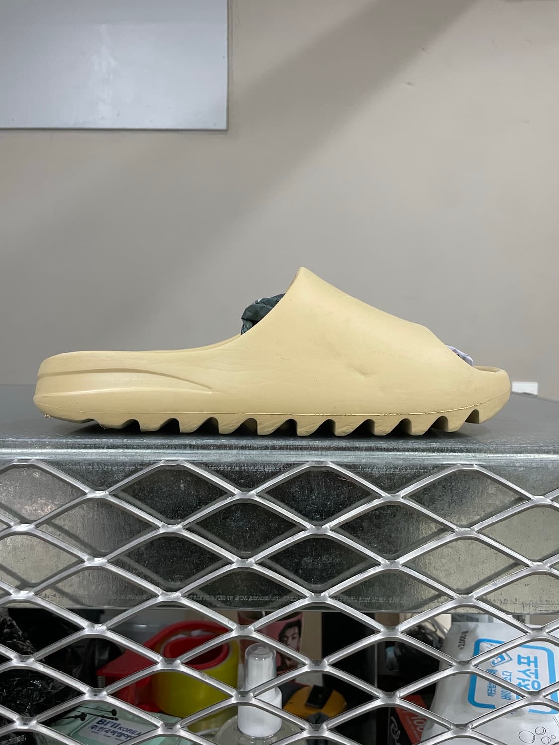 아디다스 이지 슬라이드 데저트 샌드 us12 (gr-4225) 상품이미지4