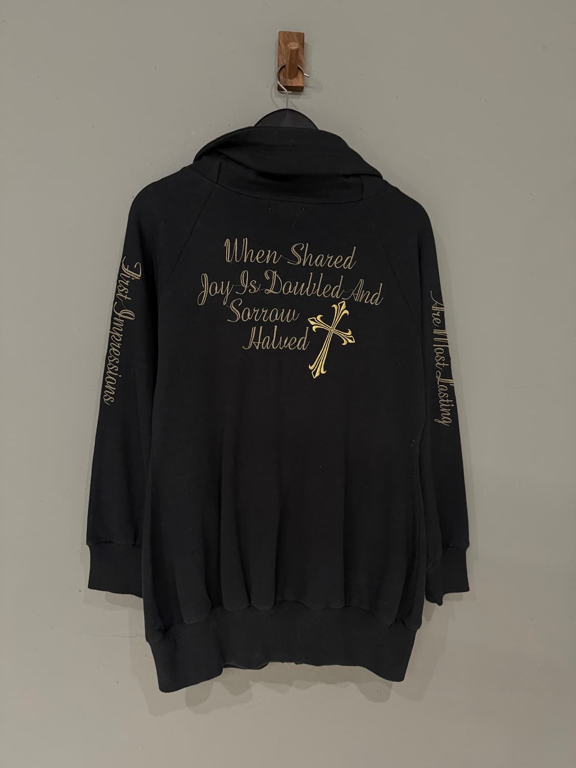 back lettering wide collar point zip-up 상품이미지10