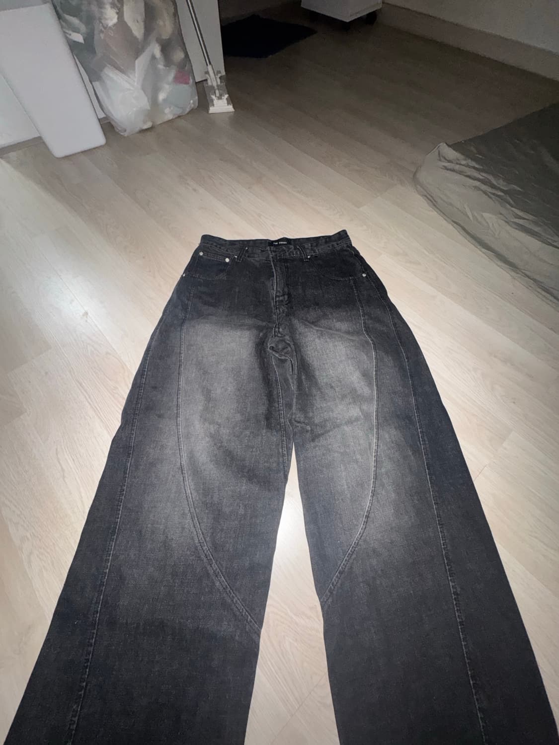 검은색 사선 디테일 워싱 데님 상품이미지1