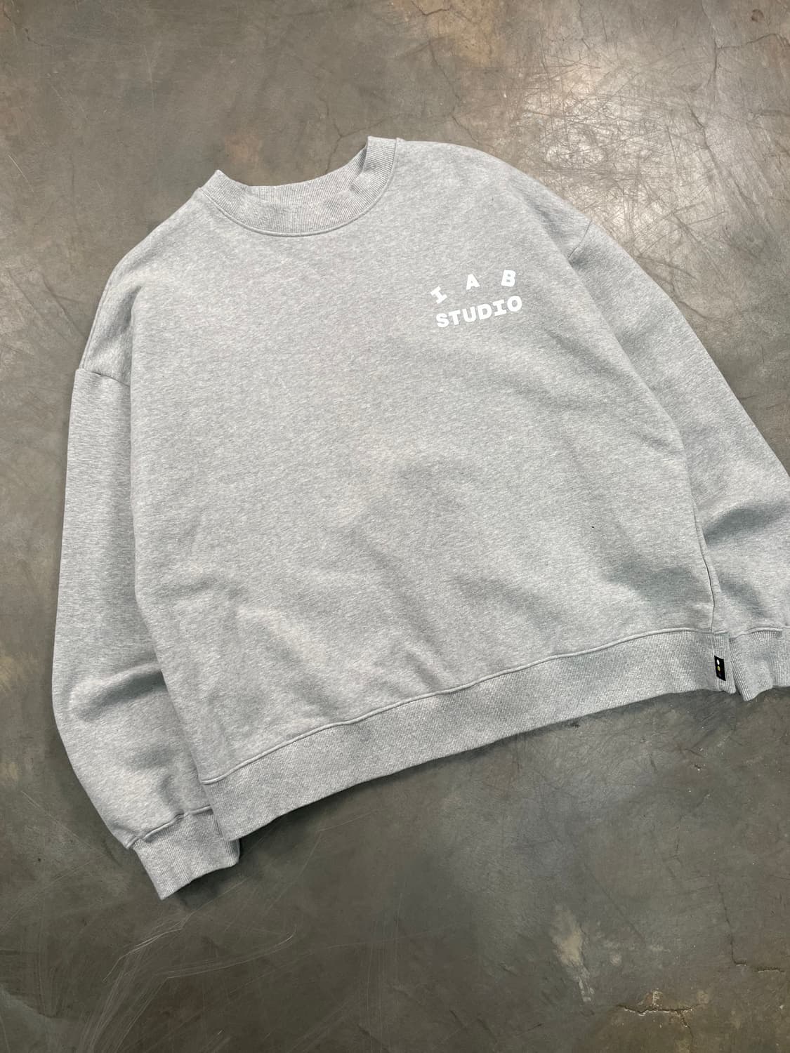 아이앱 스웻셔츠 상품이미지5