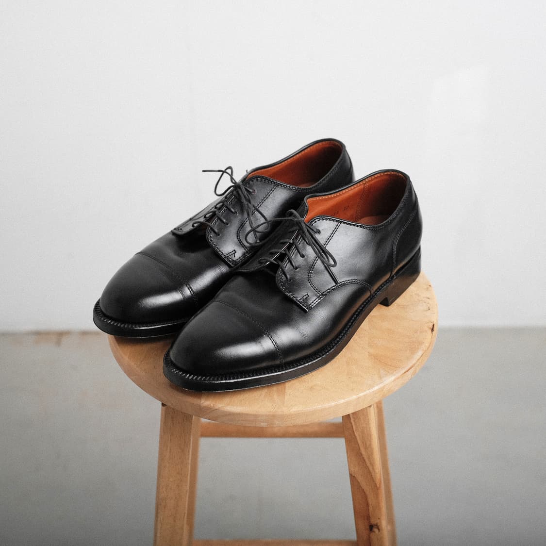 알든 971 8.5E(265-270) 블랙 카프 스트레이트팁 더비 상품이미지4