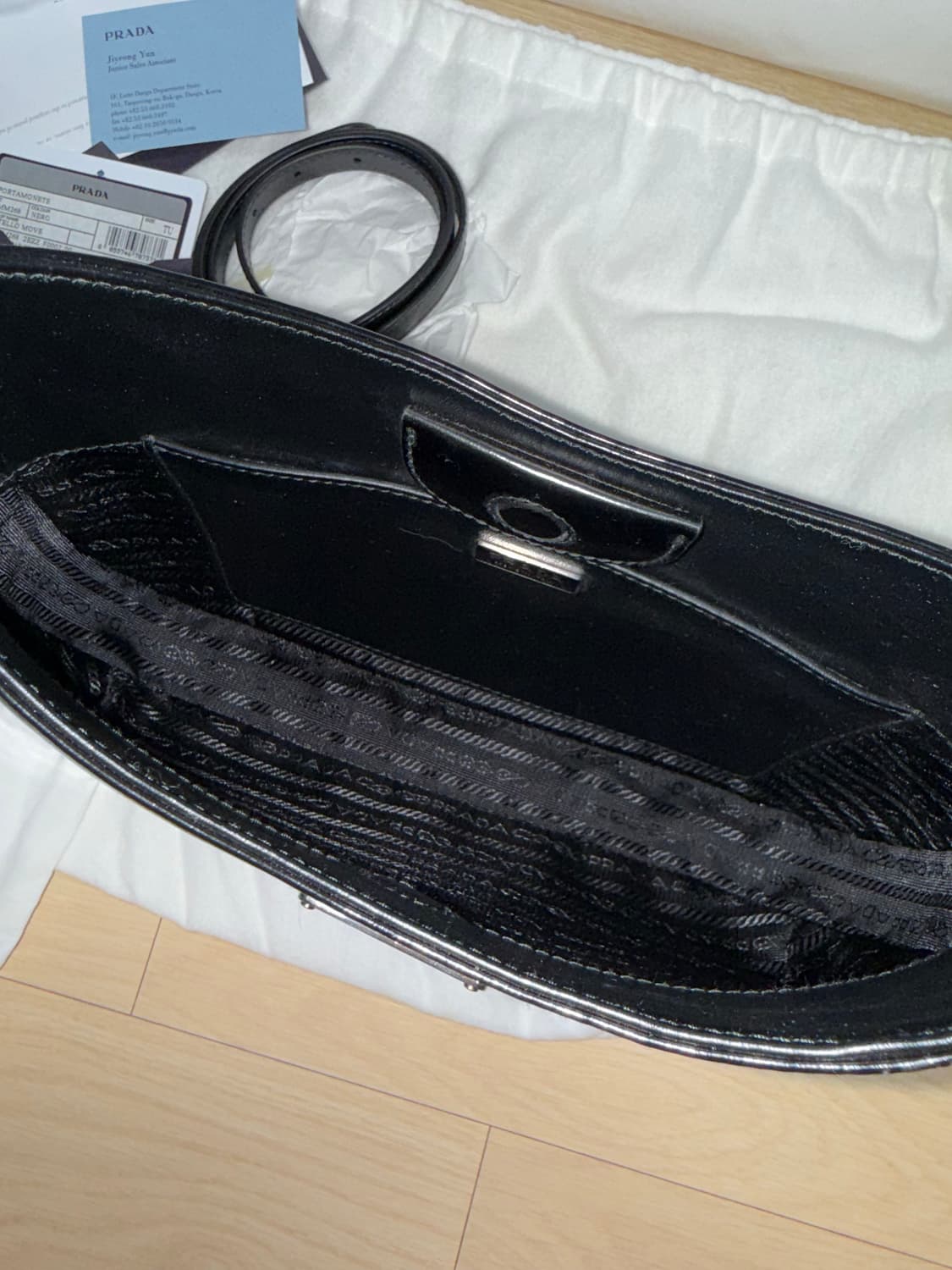 프라다 클레오 브러시드 가죽 숄더백 상품이미지9