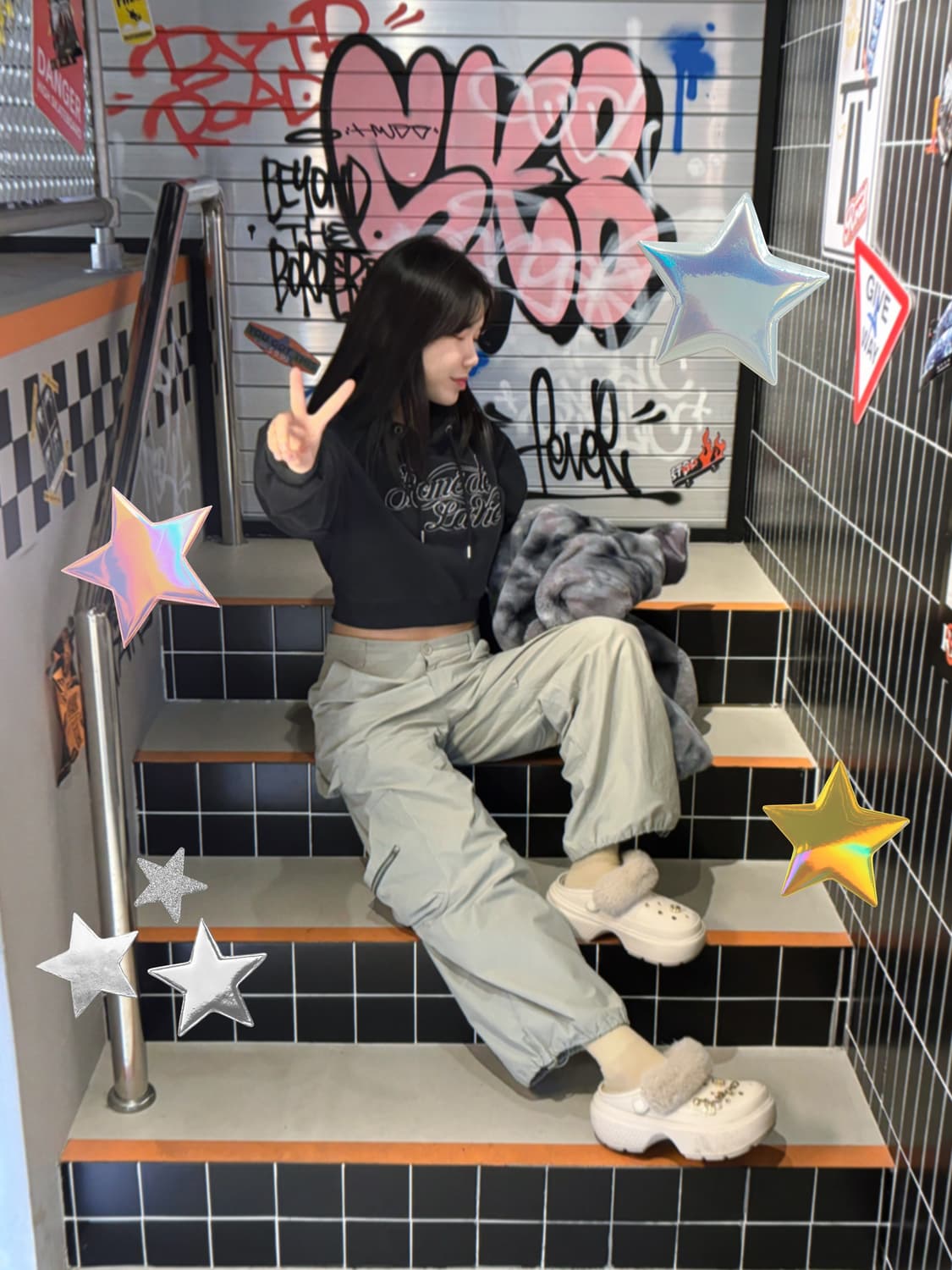 ADLV 스크립트 로고 크롭 후드 상품이미지3