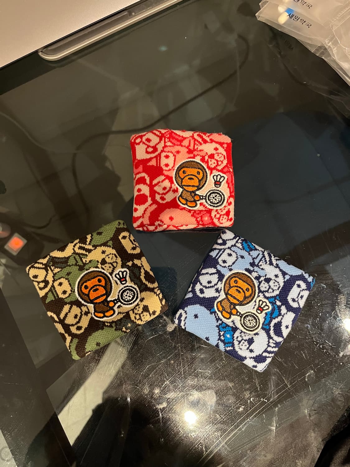 [새상품] 베이프 X 빅터 콜라보 손목밴드 상품이미지1