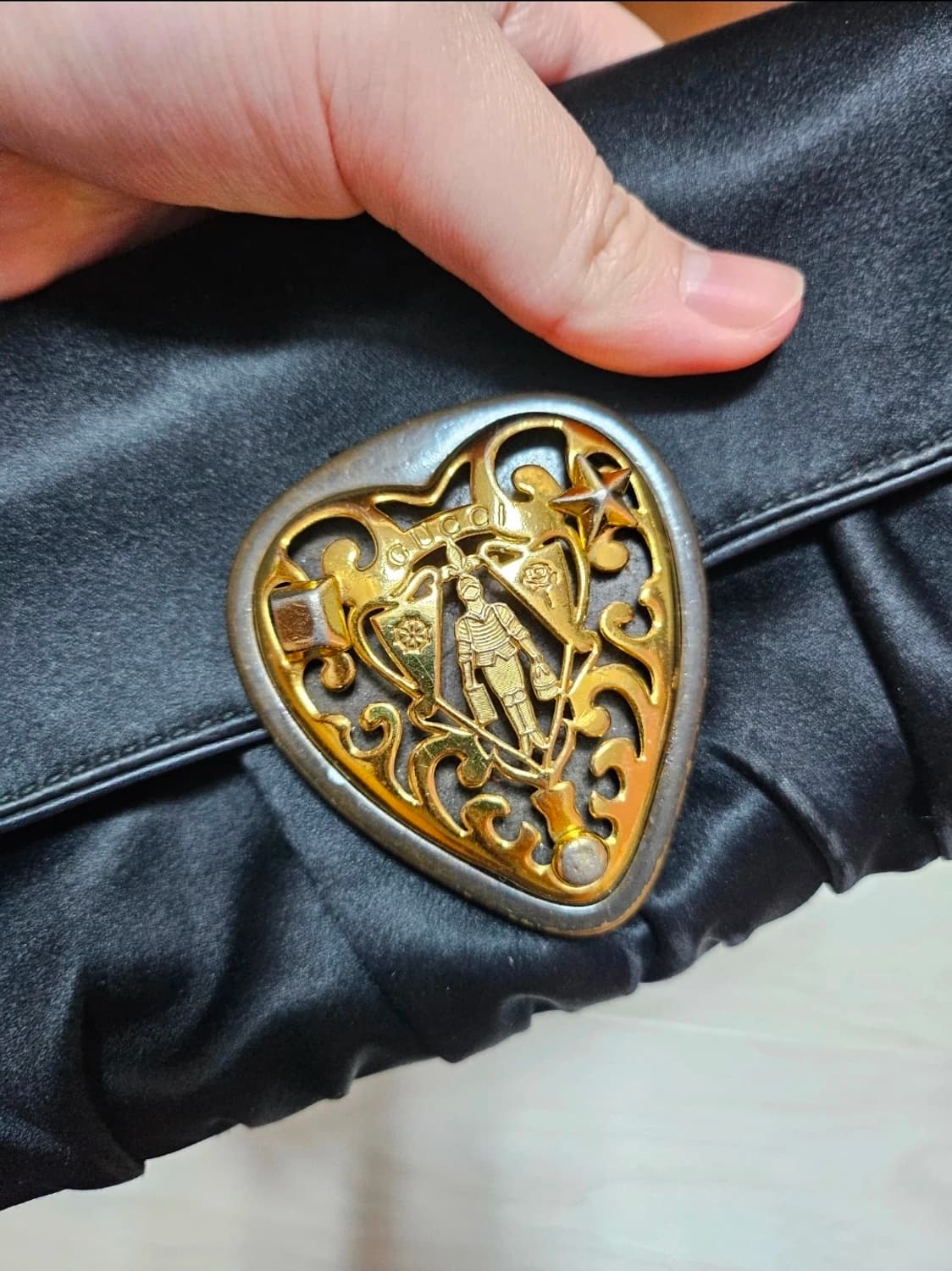 정품) 구찌 블랙 하트 체인 미니 클러치겸 토트백 판매합니다 상품이미지8