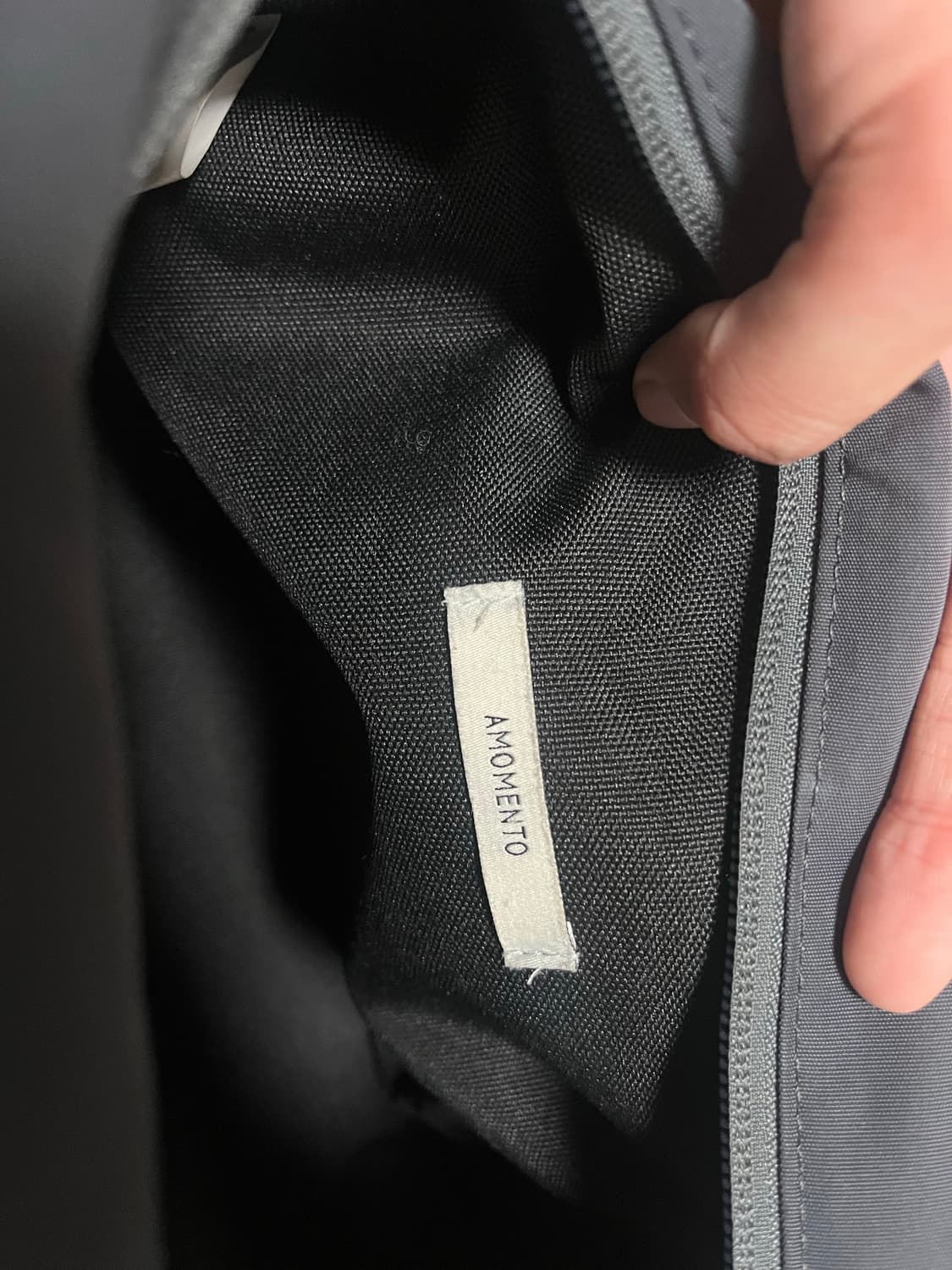 아모멘토 스퀘어 숄더백 네이비 상품이미지4