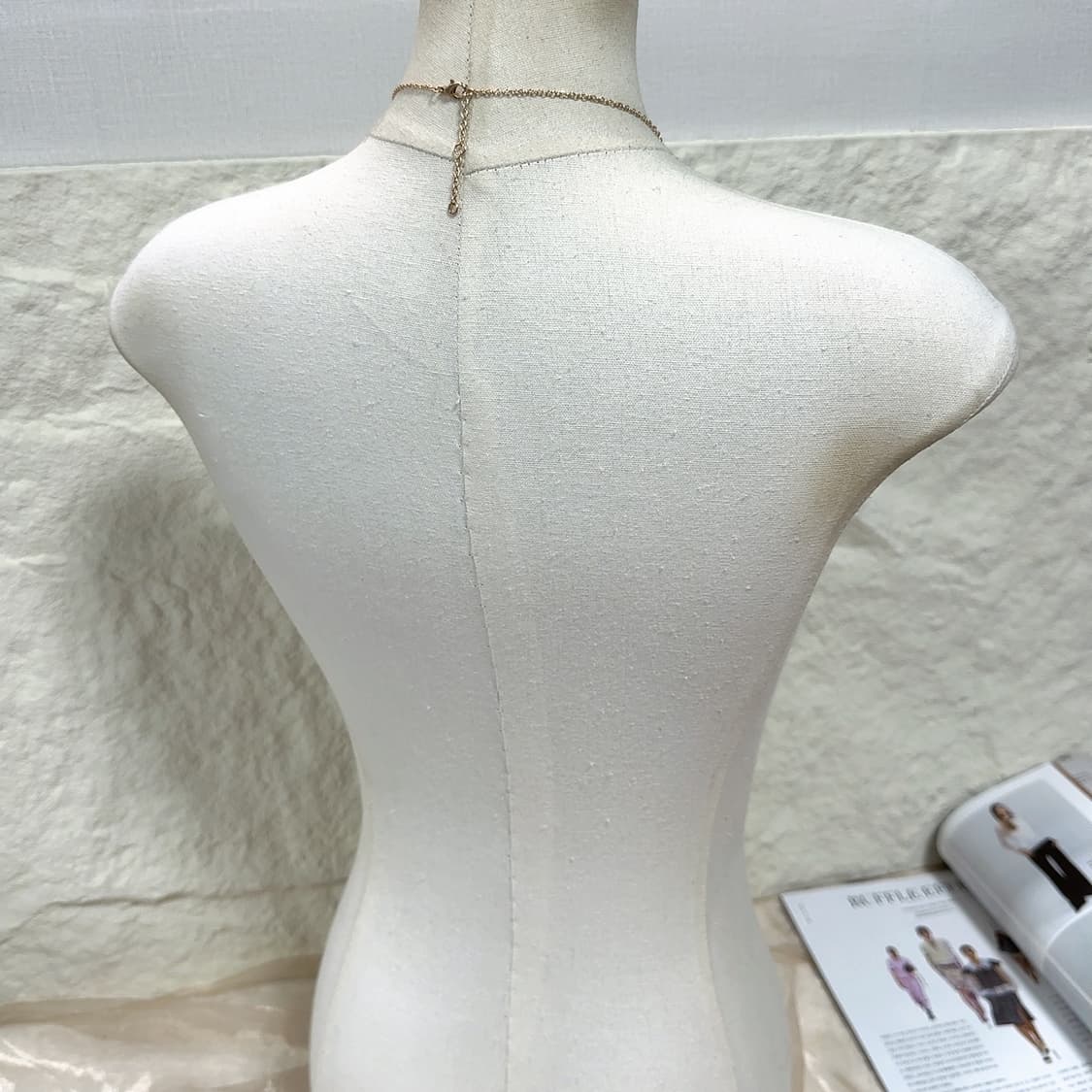 빈티지 메탈 타공 가죽 태슬 목걸이 상품이미지3