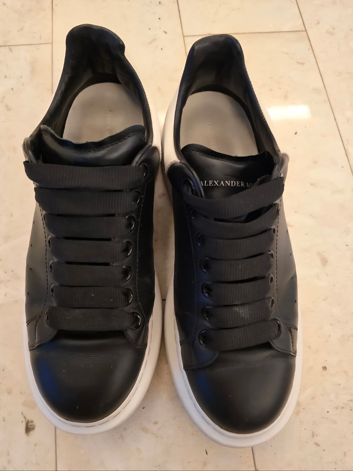 알렉산더 맥퀸 오버솔 스니커즈 블랙 상품이미지1