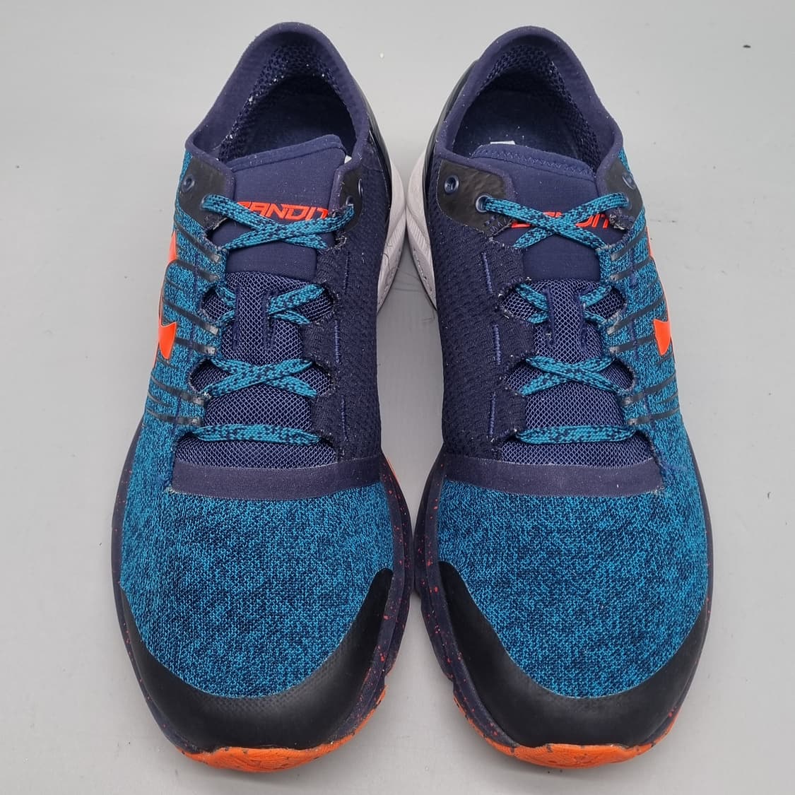 언더아머 차지드 밴딧2 남성런닝화270 상품이미지2