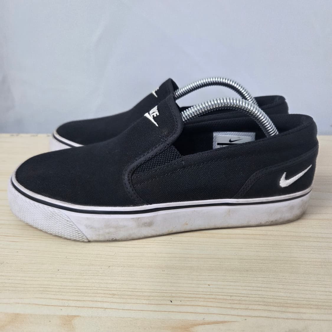 235 나이키 토키 슬립온  캔버스화 스니커즈 상품이미지2