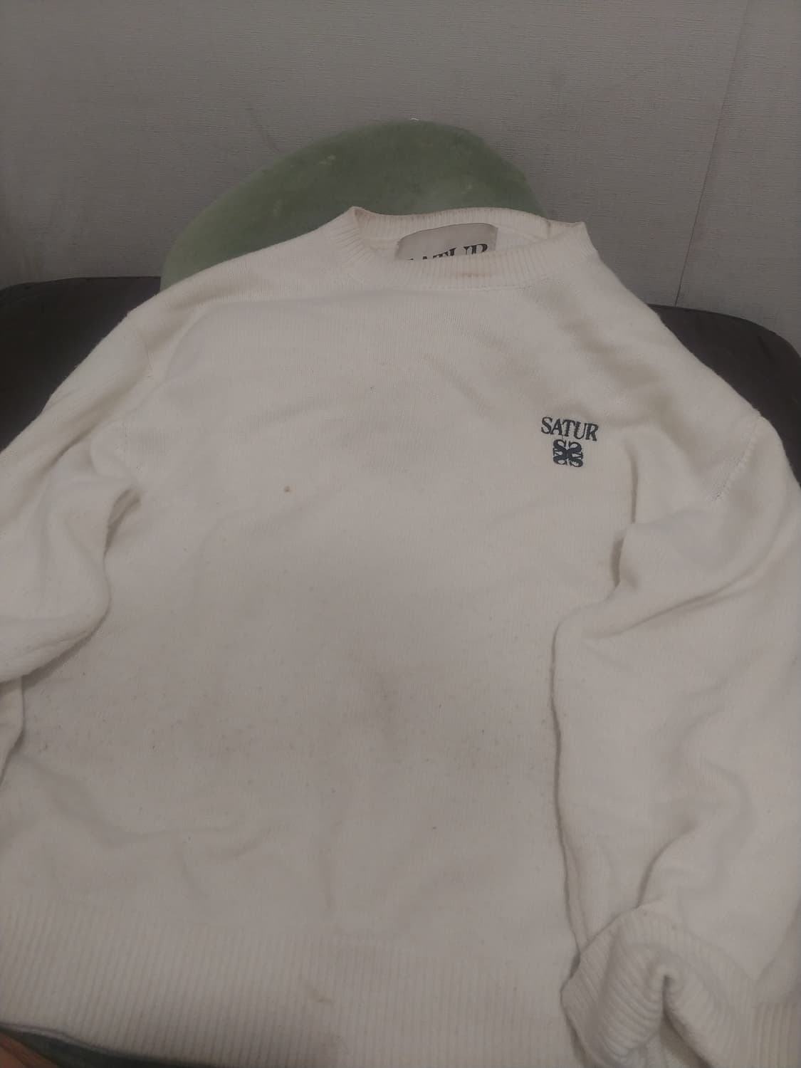 새터 니트 팝니다 상품이미지1