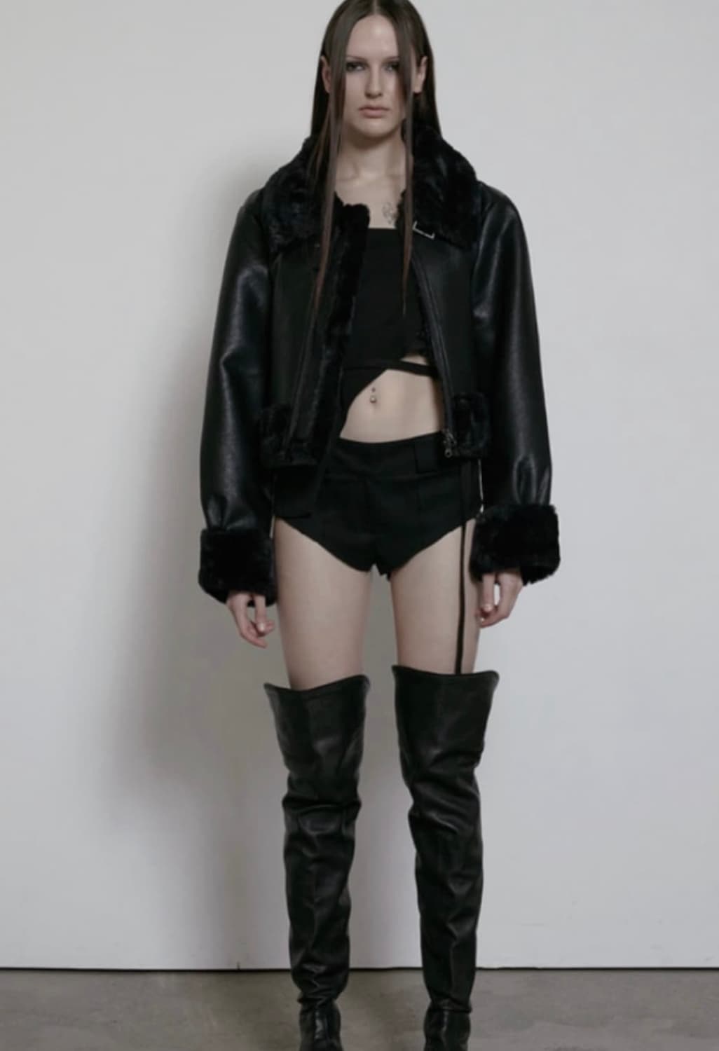 보헤미안서울 하이 넥숏 무스탕 블랙 최신버전 상품이미지2