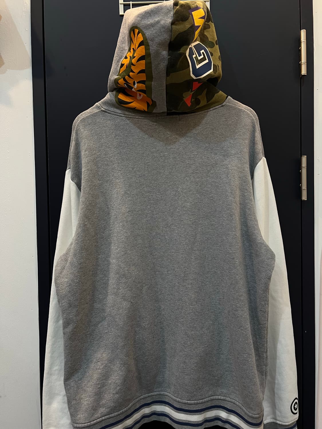 베이프 샤크 스웻 바시티 후드집업 자켓 상품이미지2