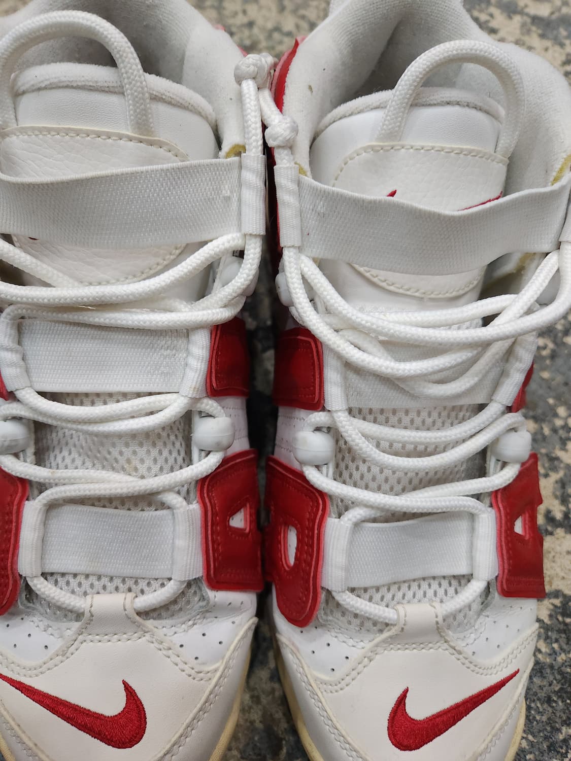 나이키 에어모어 업템포 화이트 레드 255mm

 상품이미지6