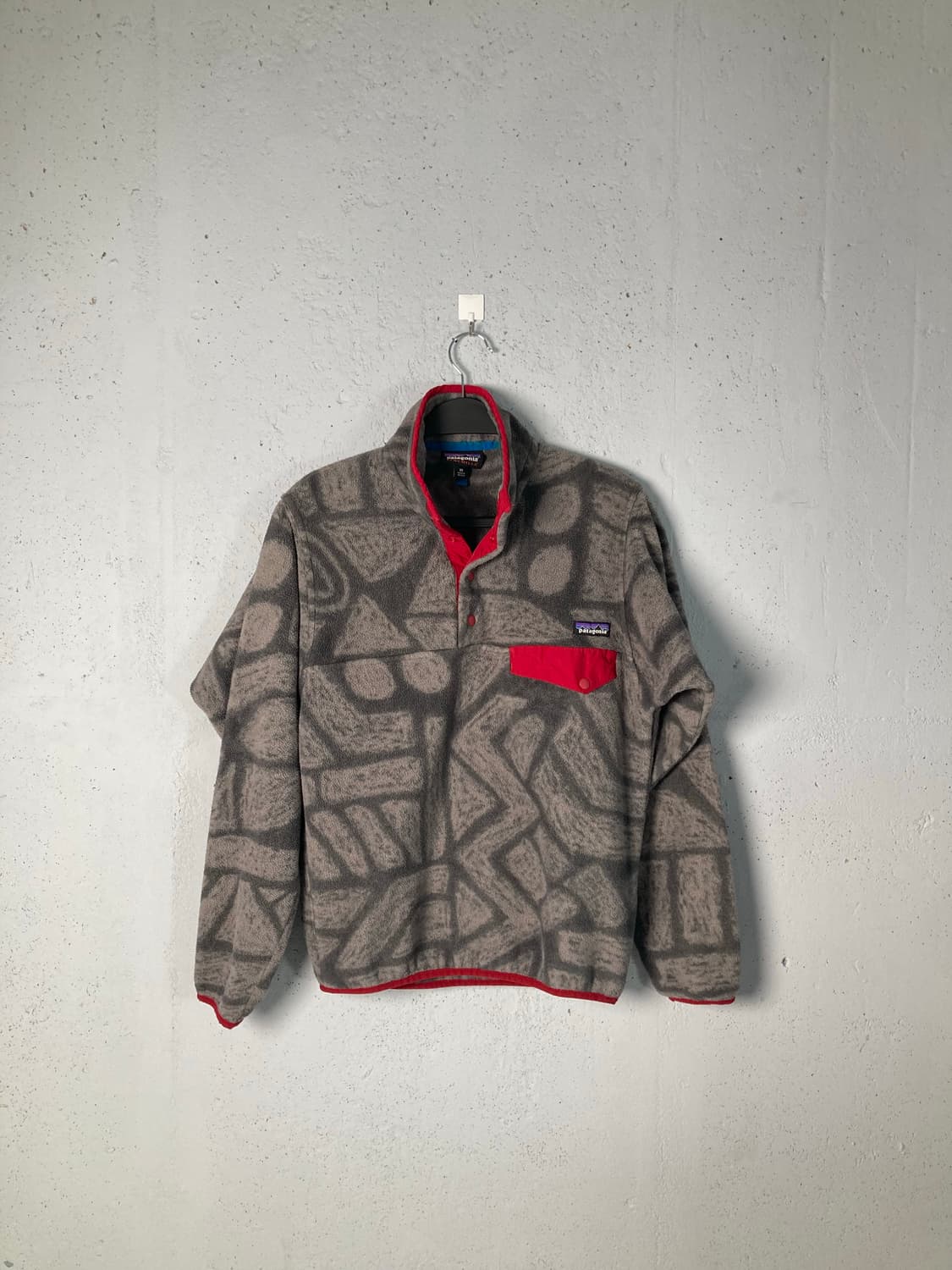 파타고니아 신칠라 아즈텍 그레이 레드 (XS) 상품이미지1