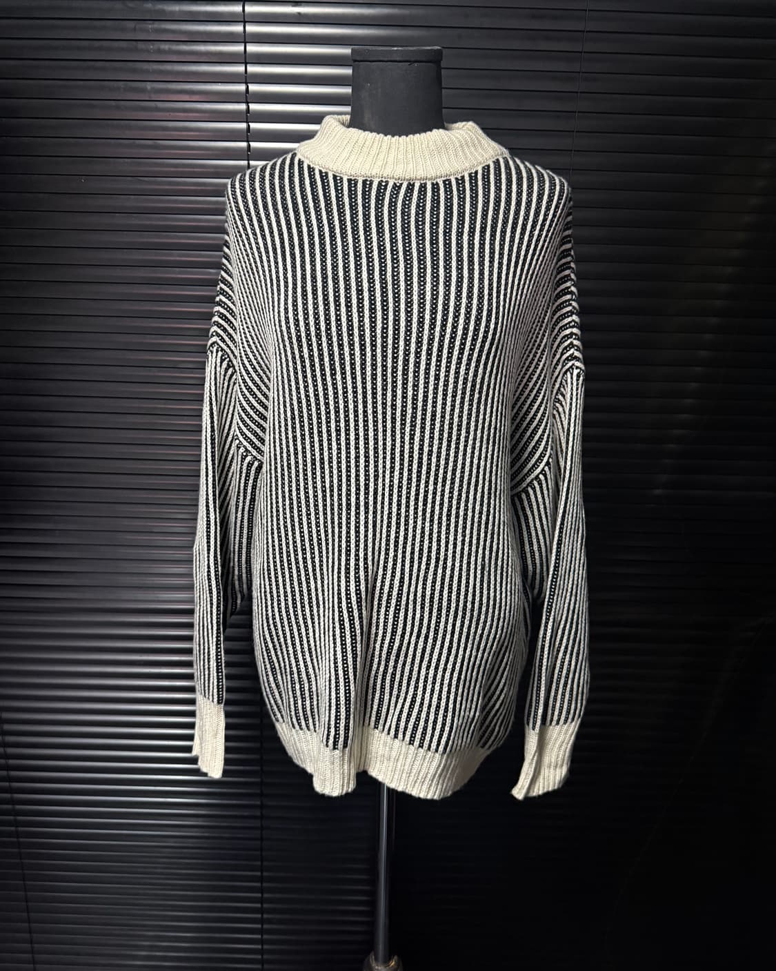 올리브데올리브 가오리핏 흰검 반목 목폴라 니트 스웨터 일본 화이트 블랙  상품이미지1