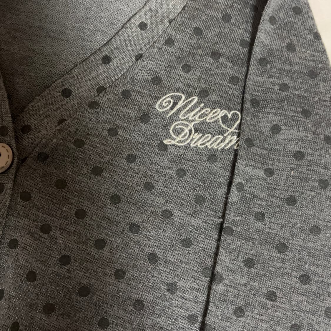 리본포켓 차콜색 도트 가디건 상품이미지5