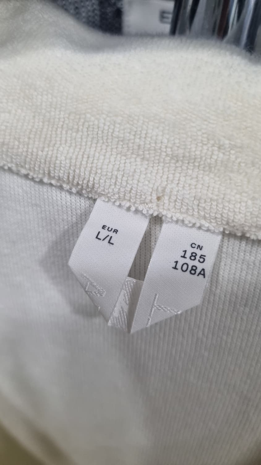 아르켓 카라티 타월재질 오프화이트 110(xL) 상태10/8 상품이미지2