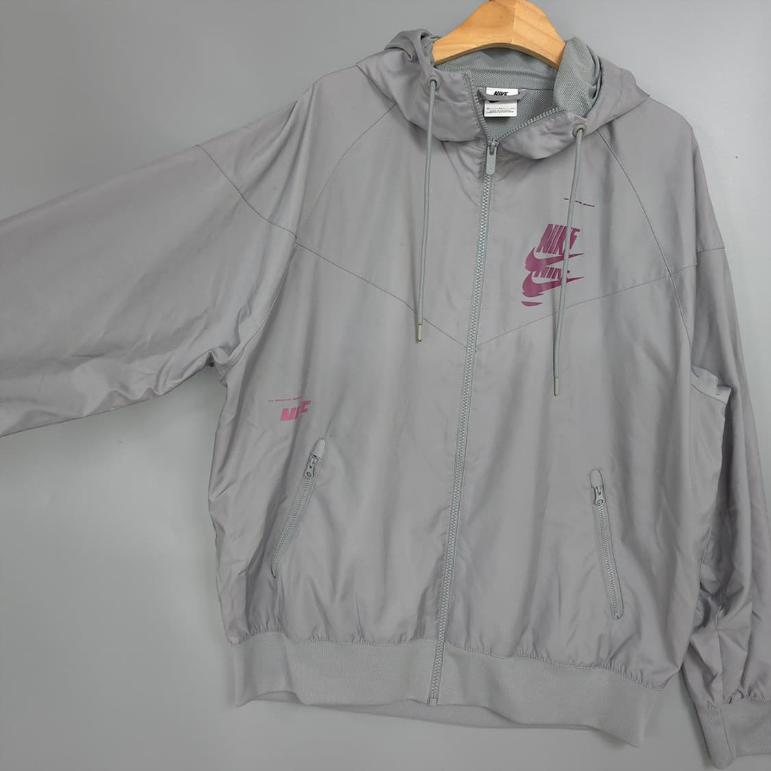 남성용 나이키 Nike 그레이 로고 윈드러너 후드 자켓 XL (105) 상품이미지2