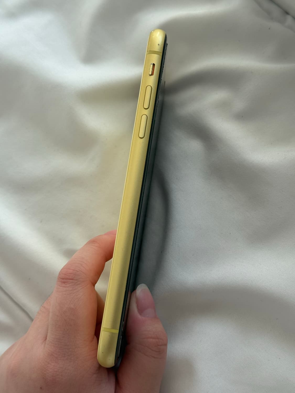 아이폰 11 옐로우 128기가 상품이미지4