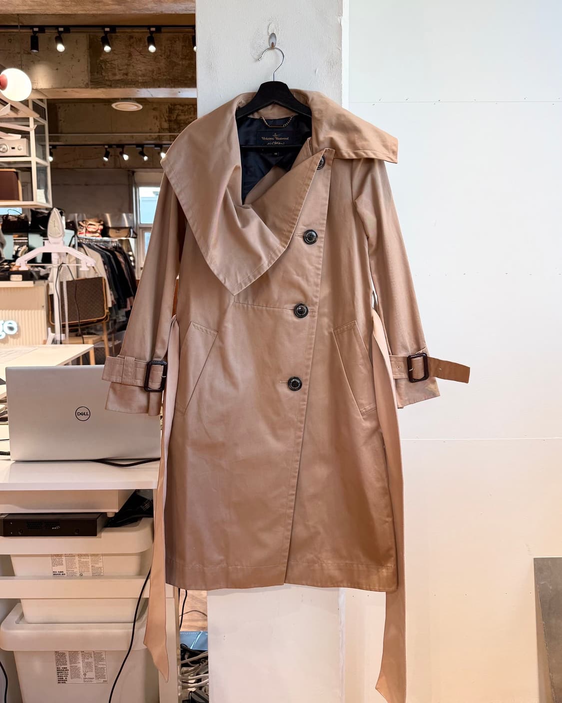 비비안 웨스트우드 브라운 벨티드 트렌치 코트  상품이미지2