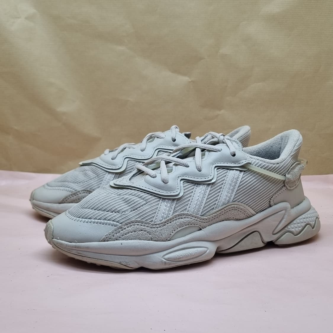 아디다스 오즈위고 운동화 250 상품이미지1