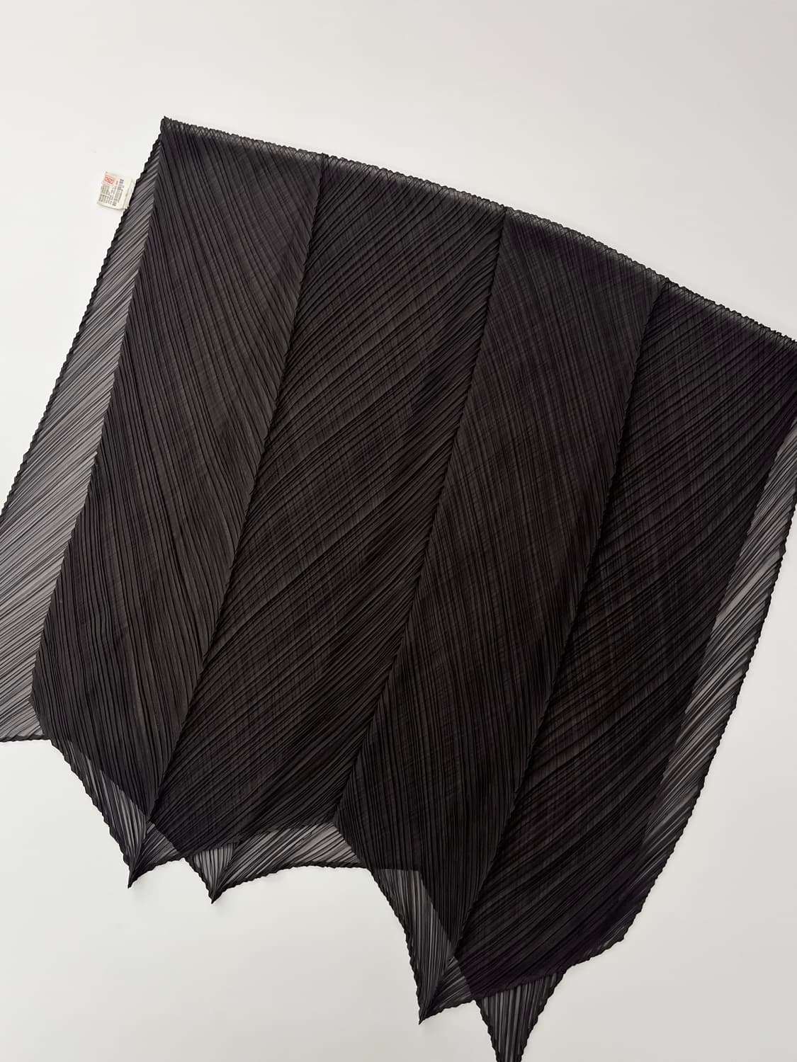 Pleats Please 플리츠플리즈 차콜브라운 스카프 상품이미지6
