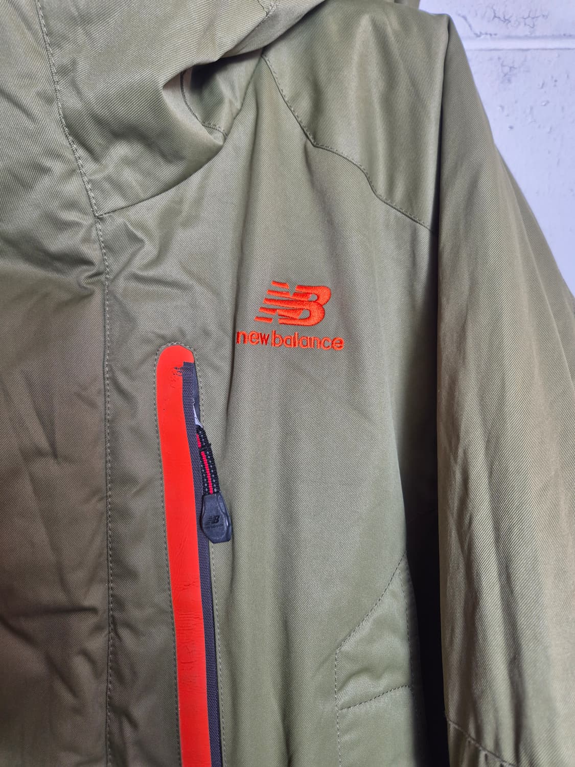 *100 )뉴발란스 카키색 스키 패딩 점퍼 상품이미지4