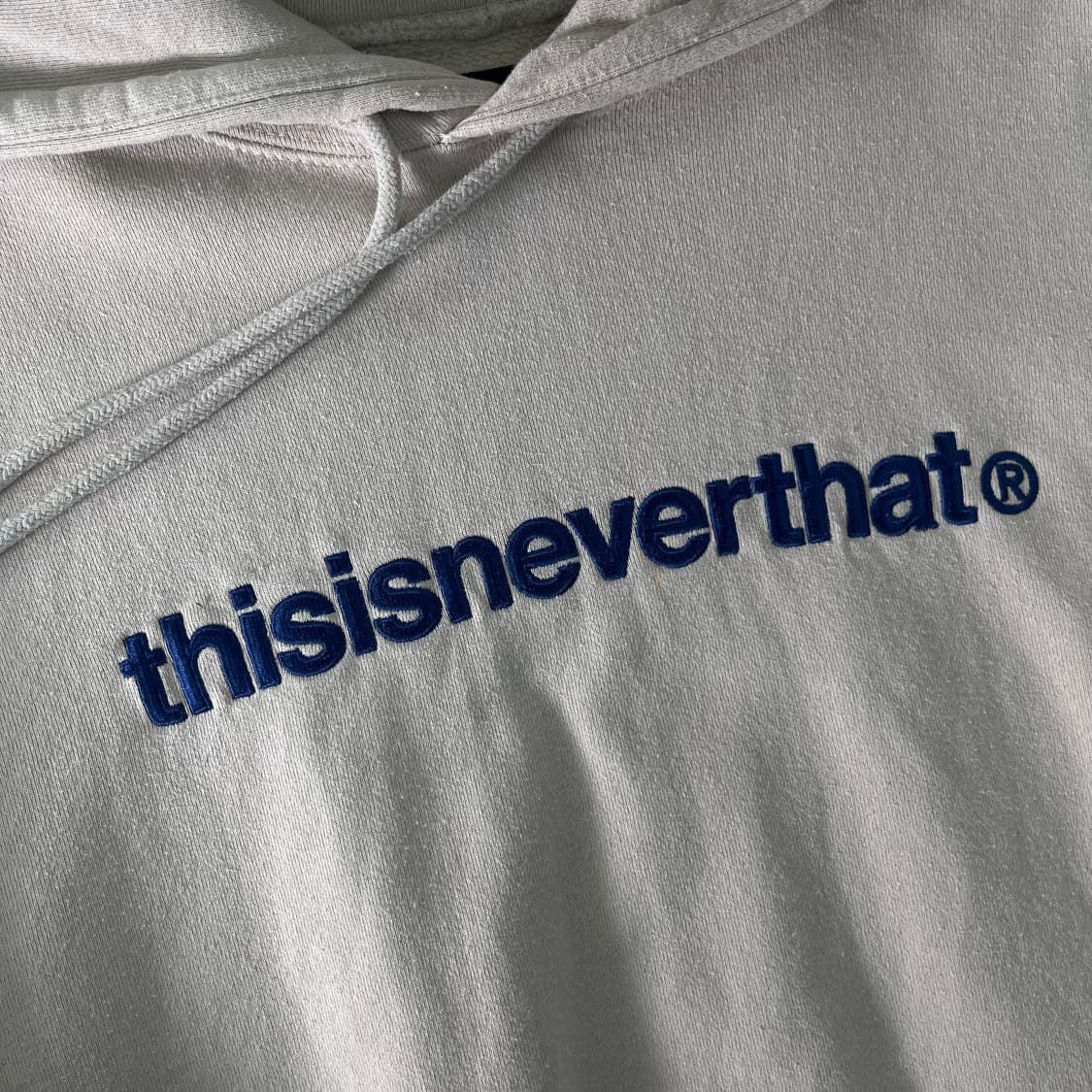 100 디스이즈네버댓 자수로고 후드티 상품이미지2