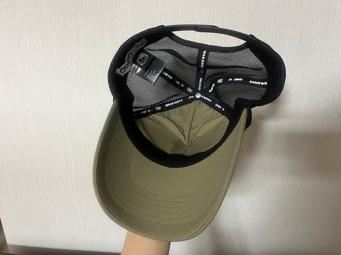 HELLO KITTY X YY HELLO TRUCKER CAP, KHAK 상품이미지5