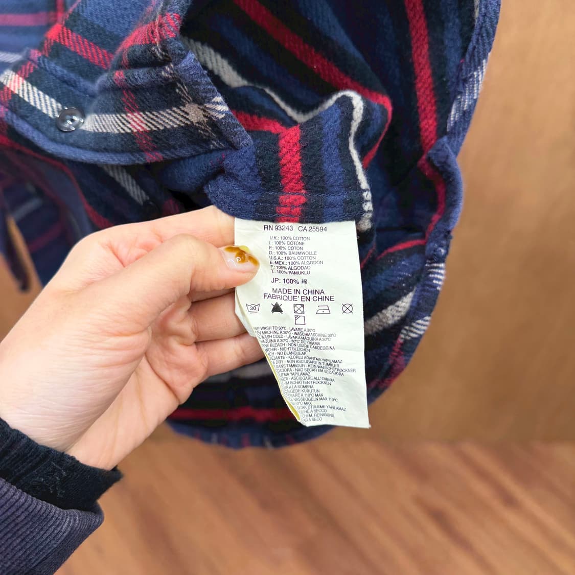 디젤 코튼 긴팔 셔츠 플랩 포켓 로고 자수 패치 디테일 레귤러핏 블루 상품이미지8