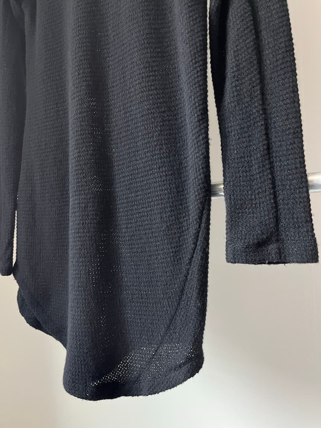 Julius Asymmetrical Wool Raschel Knit 상품이미지7