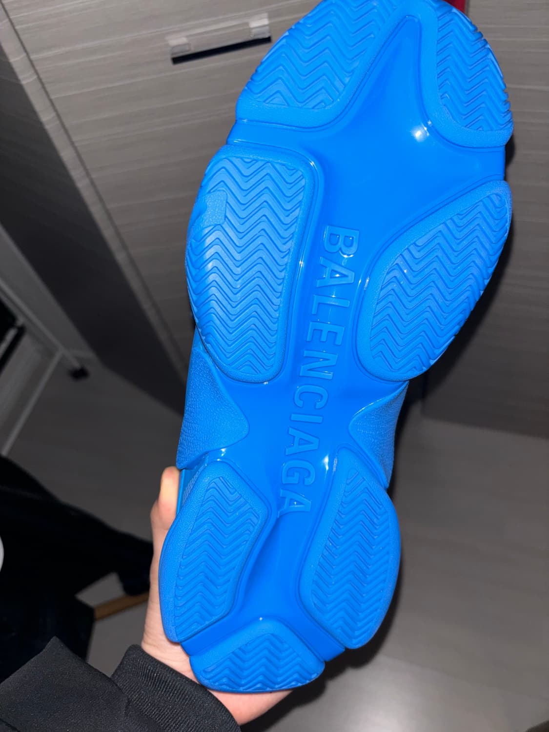 발렌시아가 트리플s 새상품급 급처 상품이미지4