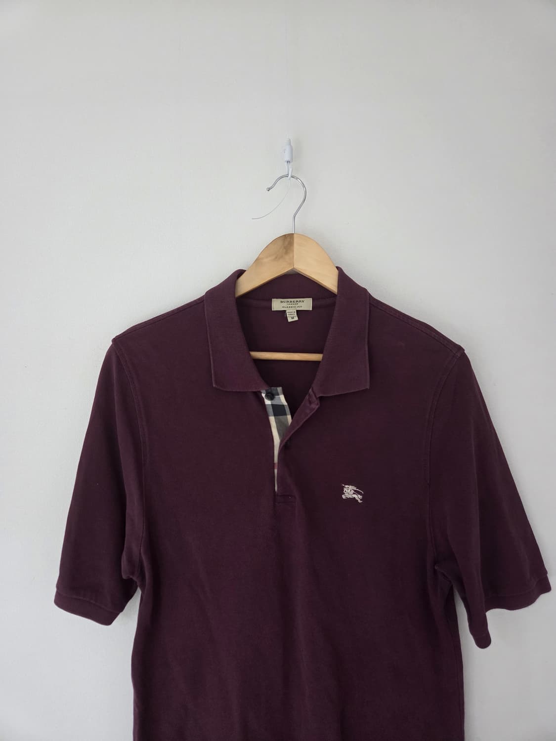 버버리 정품 와인색 반팔카라티(95사이즈) 상품이미지1