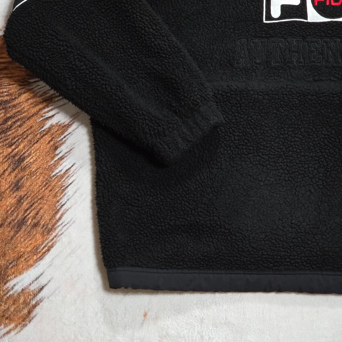 휠라 투웨이 오버핏 자수 후리스 점퍼 상품이미지3