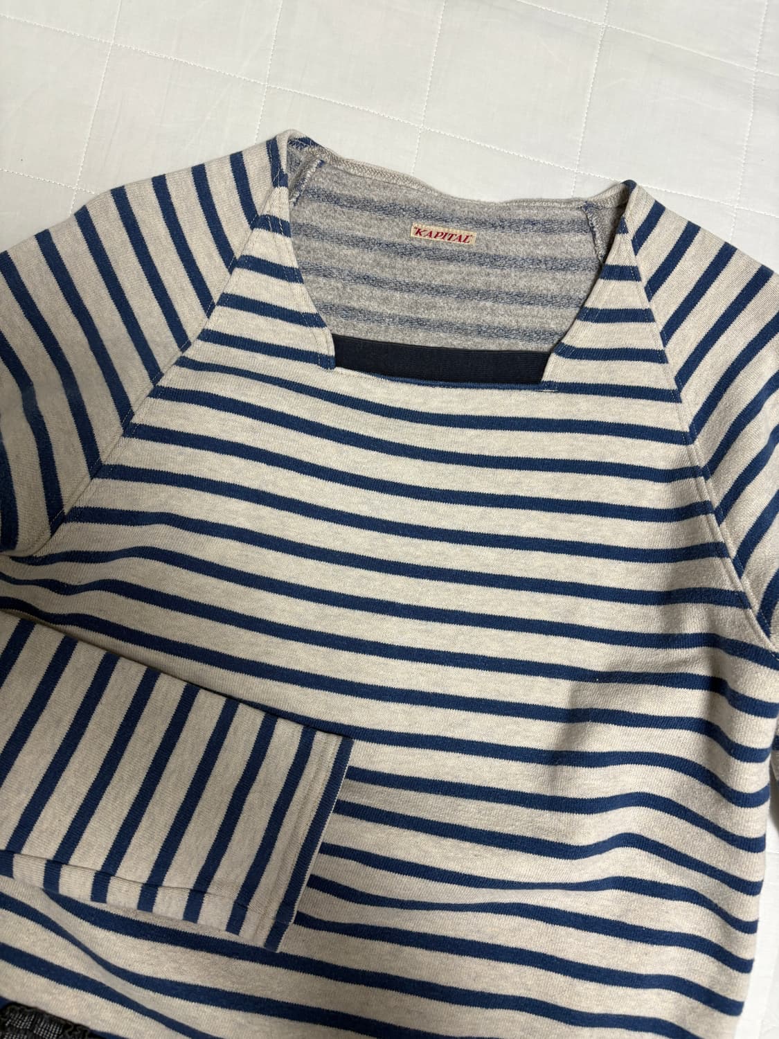 캐피탈 스트라이프 보더 맨투맨 티셔츠 상품이미지3