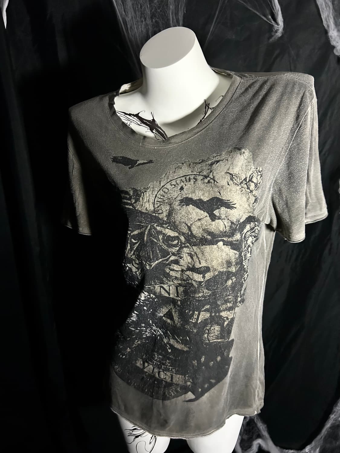 codescombine khaki y2k tee 상품이미지1