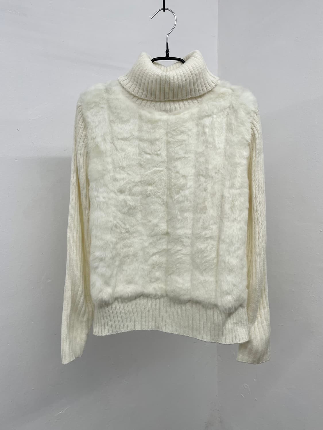 화이트 퓨어 퍼 니트 탑 상품이미지5