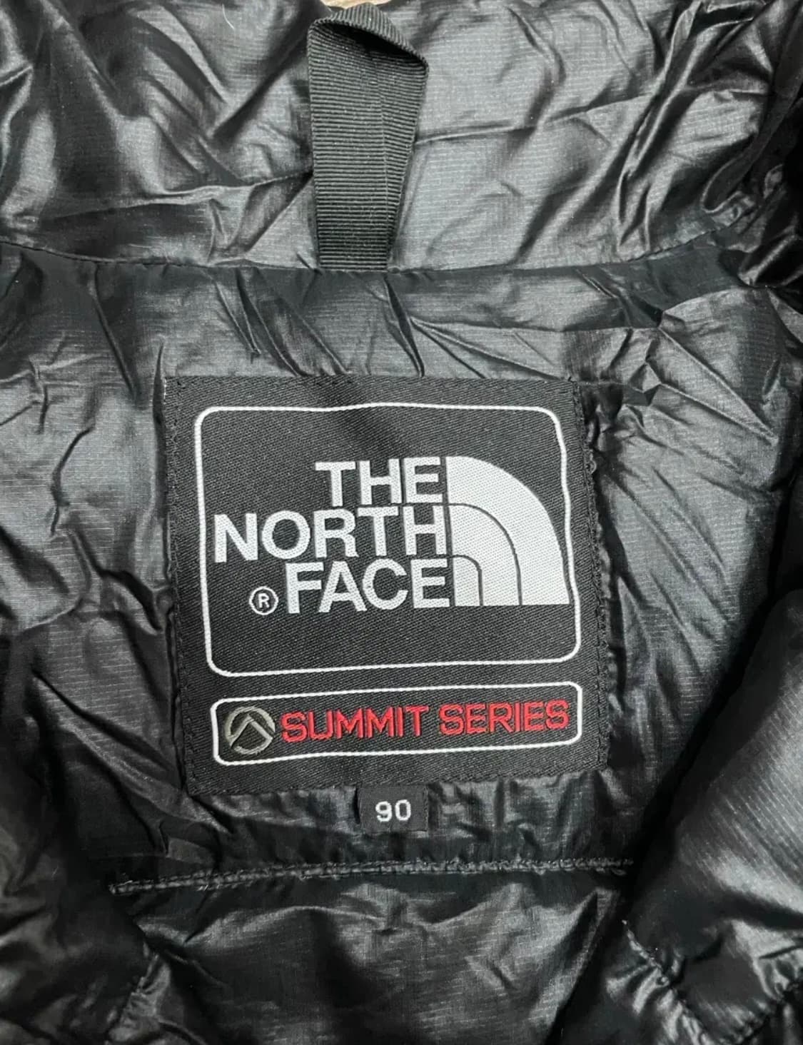 노스페이스 아콘카구아 유광 경량패딩  상품이미지8